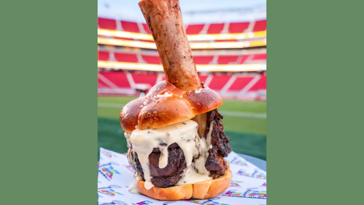 Menu im Levy's Stadion - The LX Hammer Burger