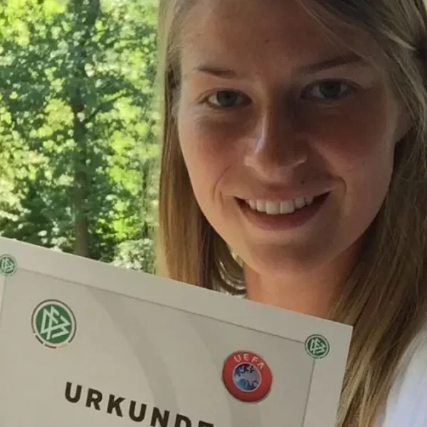Marie-Louise Eta - erste Cheftrainerin in der Deutschen Bundesliga